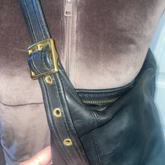 Vintage coach bucket leather bag. - Picture 2 of 6